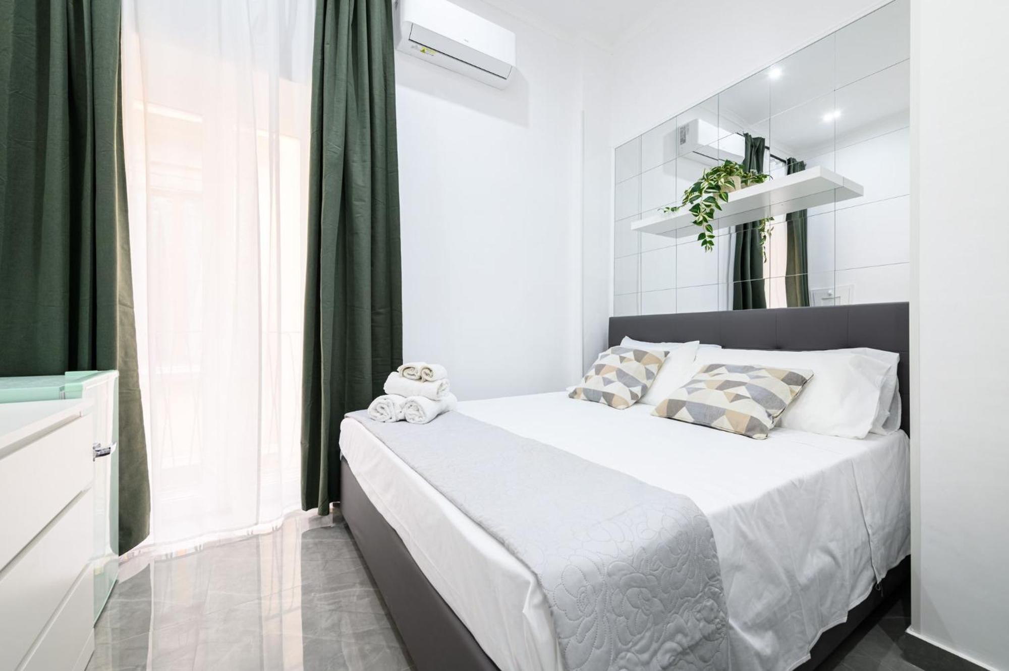 Giordano Suite Center Nápoly Kültér fotó